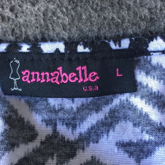 Black and white large Annabelle maxi dress but it fits like a small medium - Picture 4 of 6
